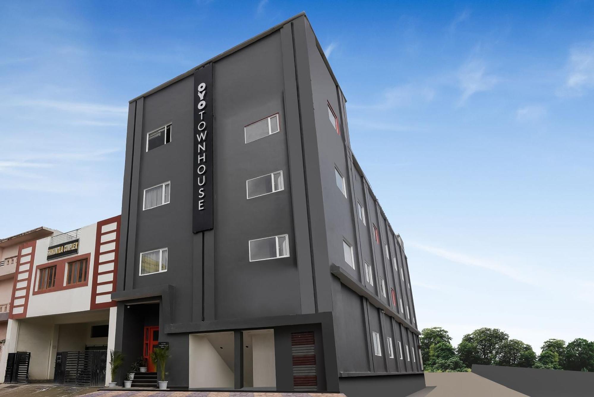 Hotel Townhouse The Awadh Airport Near Chaudhary Charan Singh International Airport Bijnaur Zewnętrze zdjęcie