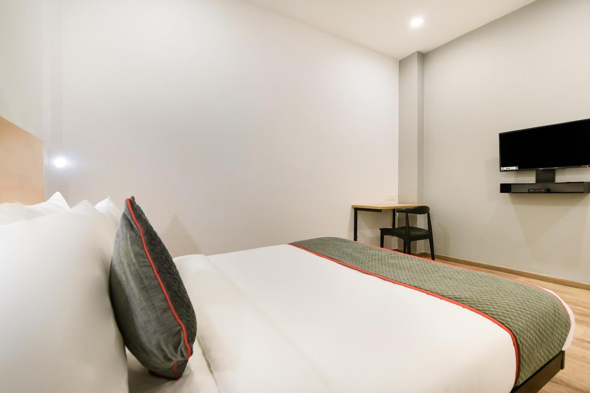 Hotel Townhouse The Awadh Airport Near Chaudhary Charan Singh International Airport Bijnaur Zewnętrze zdjęcie
