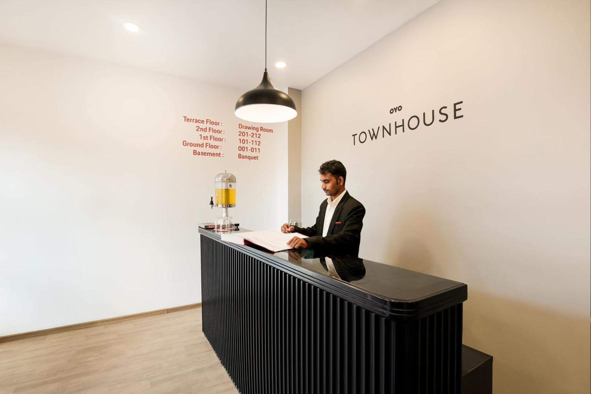 Hotel Townhouse The Awadh Airport Near Chaudhary Charan Singh International Airport Bijnaur Zewnętrze zdjęcie