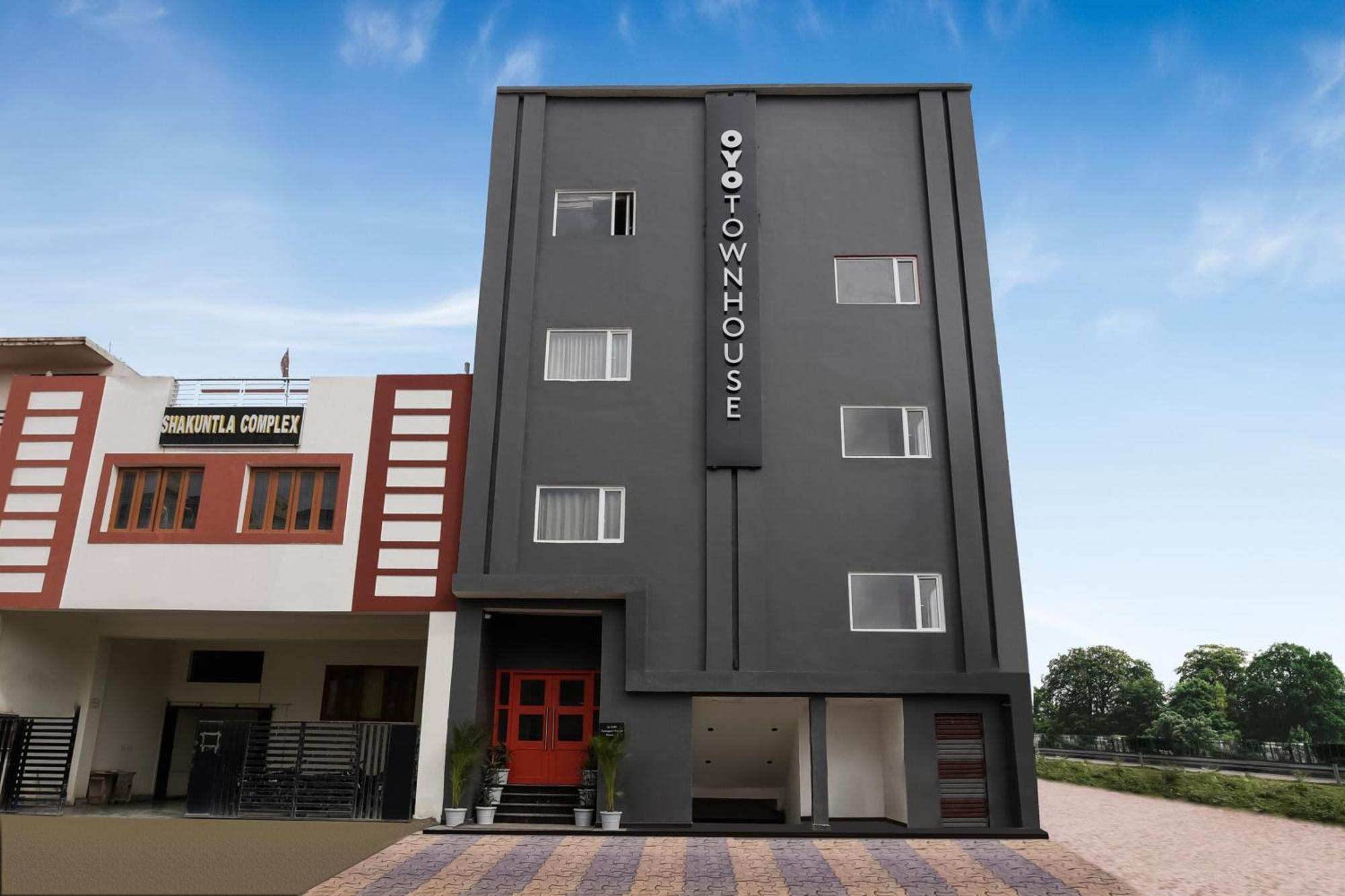 Hotel Townhouse The Awadh Airport Near Chaudhary Charan Singh International Airport Bijnaur Zewnętrze zdjęcie