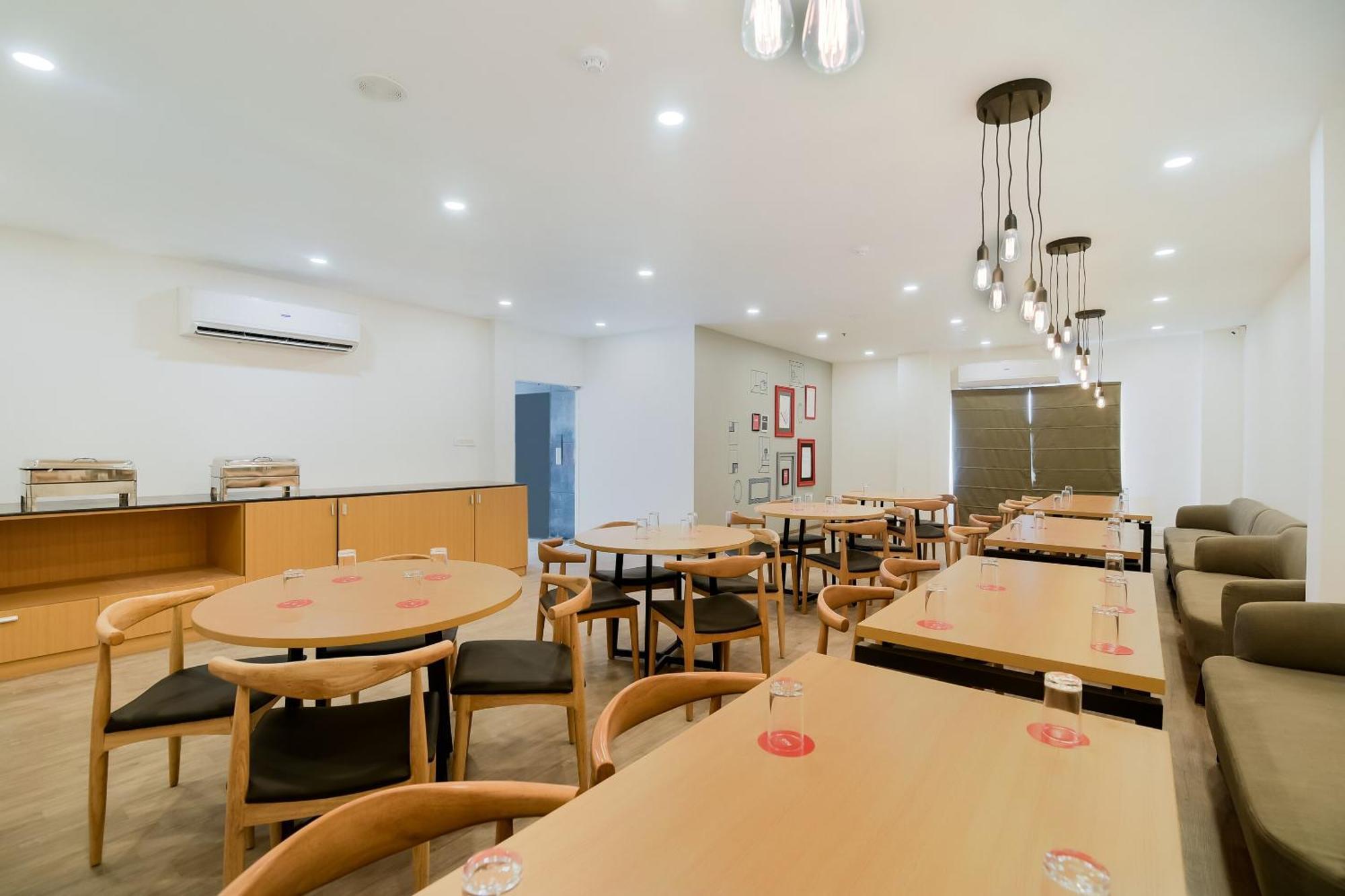 Hotel Townhouse The Awadh Airport Near Chaudhary Charan Singh International Airport Bijnaur Zewnętrze zdjęcie