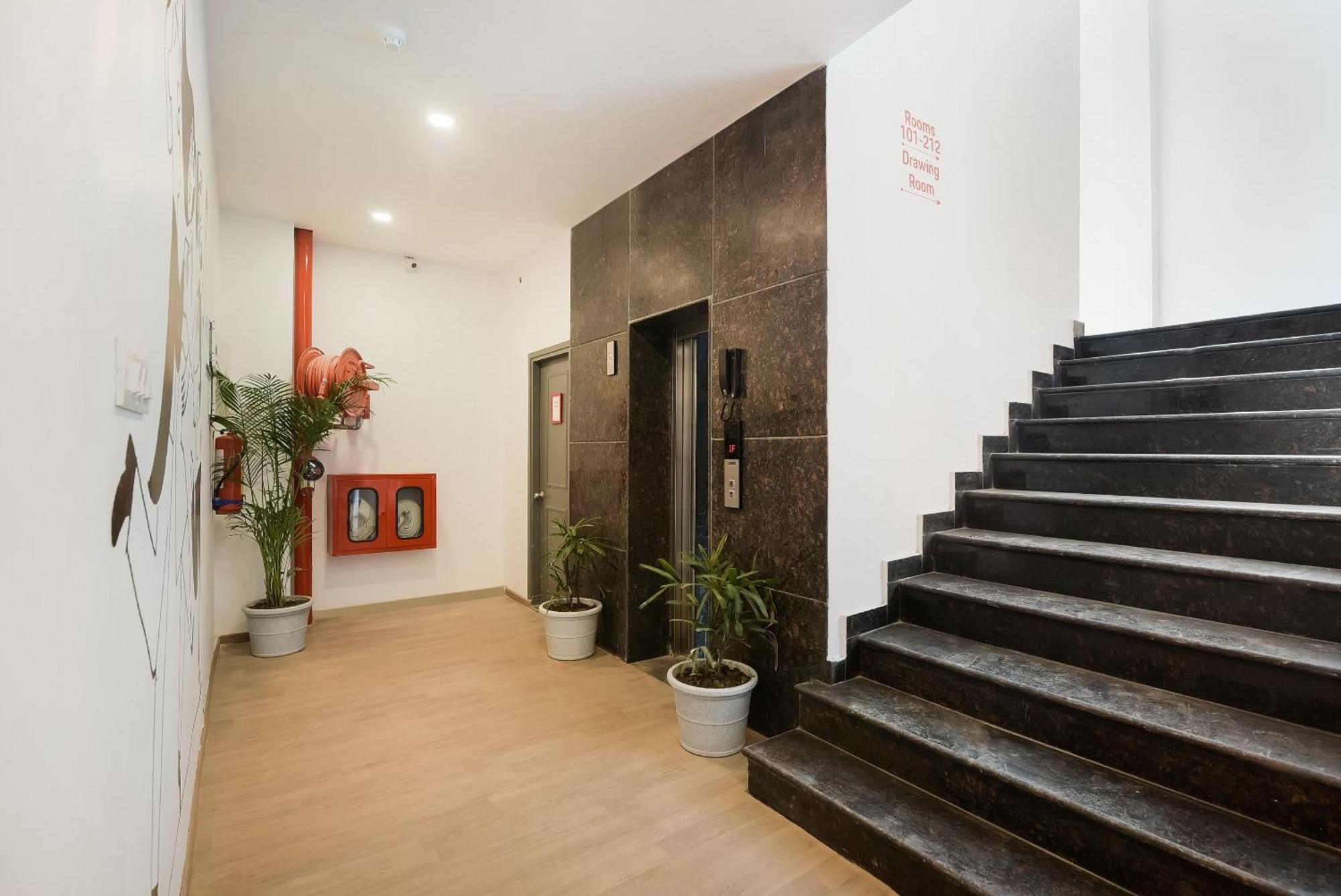 Hotel Townhouse The Awadh Airport Near Chaudhary Charan Singh International Airport Bijnaur Zewnętrze zdjęcie
